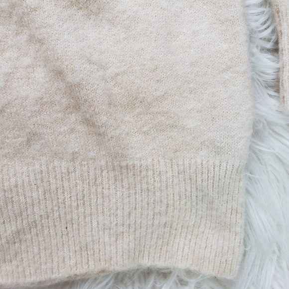 NEW Topshop V-Neck Fuzzy Oatmeal Sweater - Picture 5 of 10
